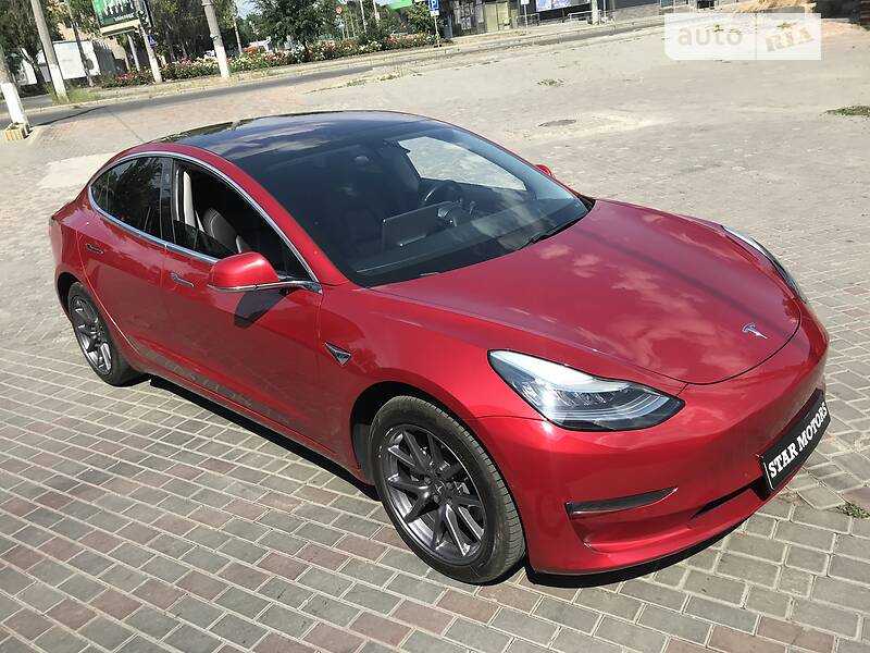 Скільки коштує Tesla Model 3 у Європі?
