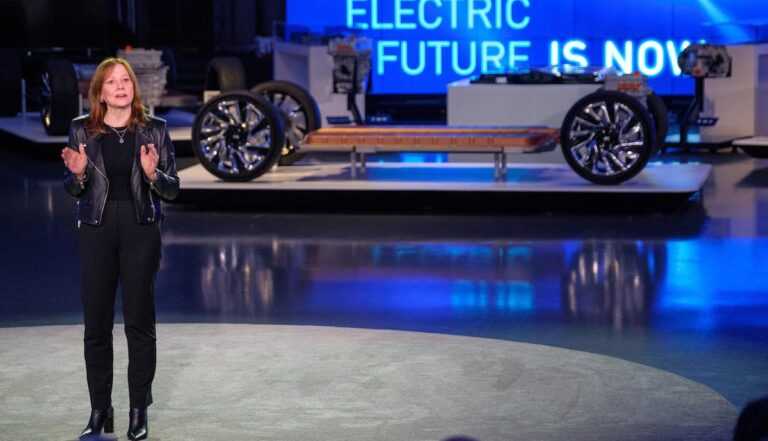 Босс GM: Tesla пока впереди в электромобилях, за $30 000-40 000 она не будет прибыльной до 2030 года